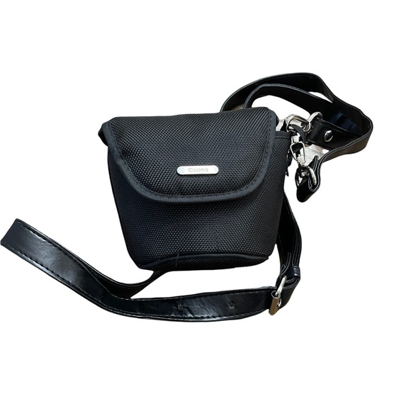 Canon Black Nylon Camera Case with Adjustable Shoulder Strap - Picture 2 of 6